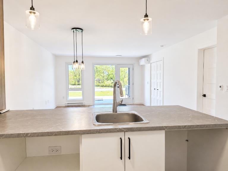 2 CH - 1 SDB - Saint-Gilles - $1,075 /mo 3