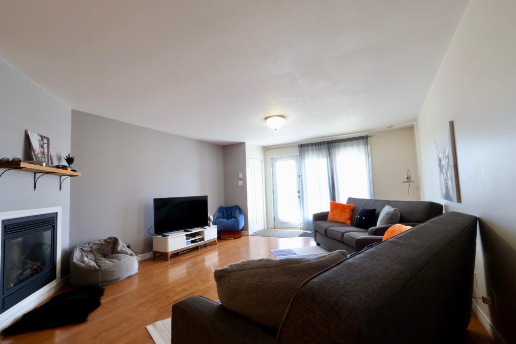 CONDO ENTIÈREMENT MEUBLÉ TOUT INCLUS SECTEUR TRANQUILLE BIEN SITUÉ — photo 3