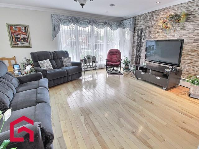 60 Rue Robitaille — photo 3