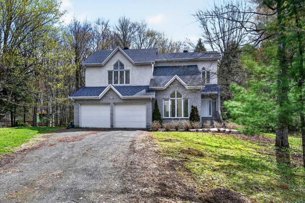 1323 Rue Pine Ridge, Saint-Lazare, QC, Canada — photo 1