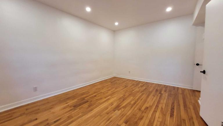 3485 Ellendale Avenue — photo 3