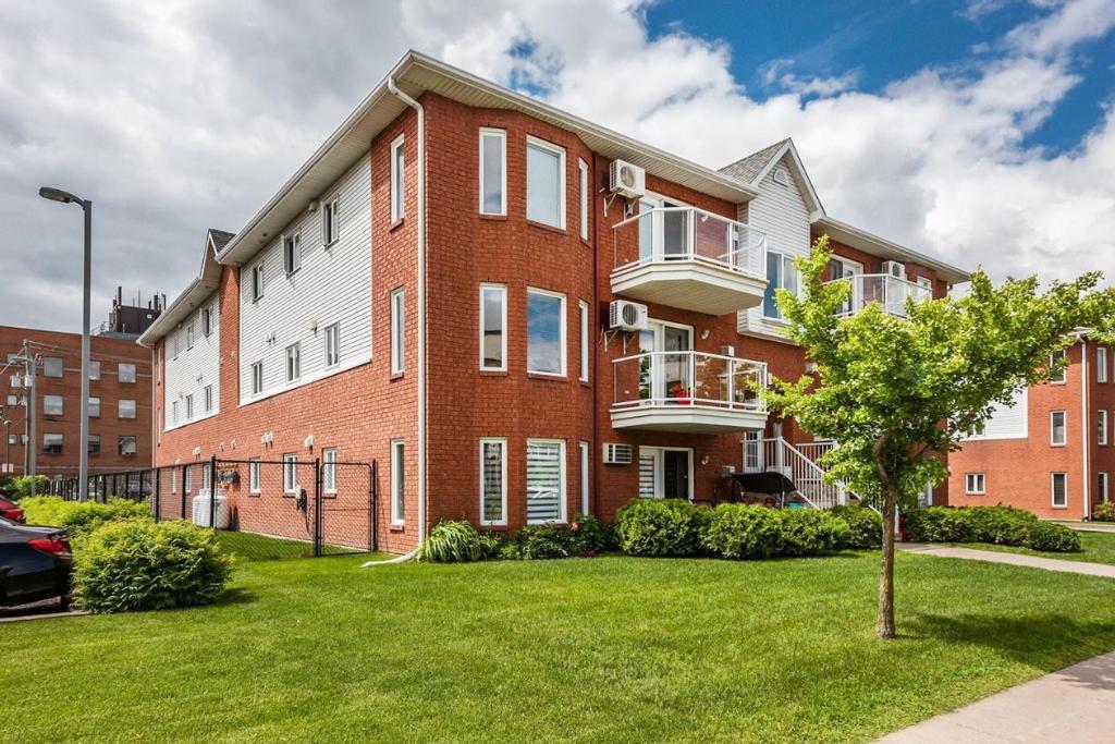 2600 Boulevard Jacques-Marcil app 301, Saint-Hubert, Longueuil, QC, Canada — photo 1