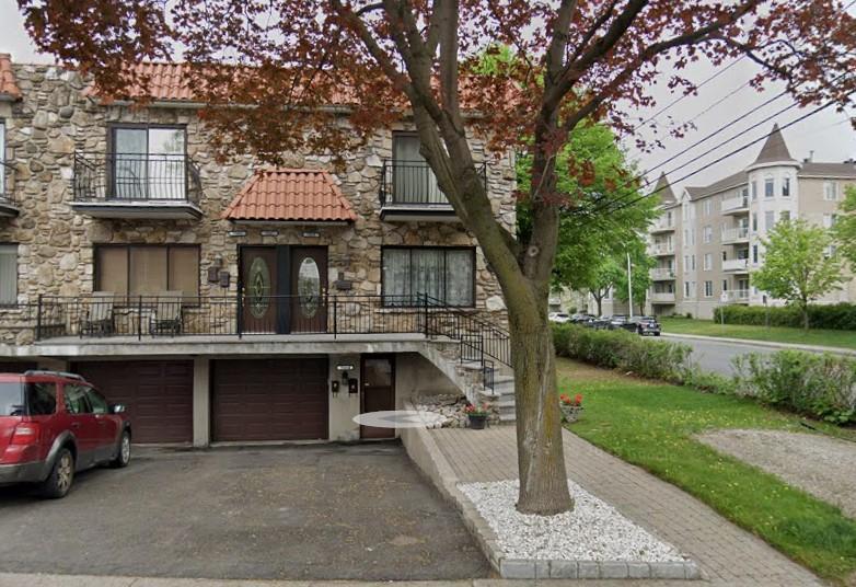 4 1/2 dans Triplex près des Galeries d'Anjou 2