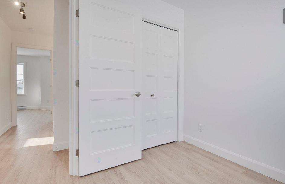 Superbe 6 ½ sur 3 niveaux – 1 salle de bain complète + 1 salle d'eau + sous-sol 2