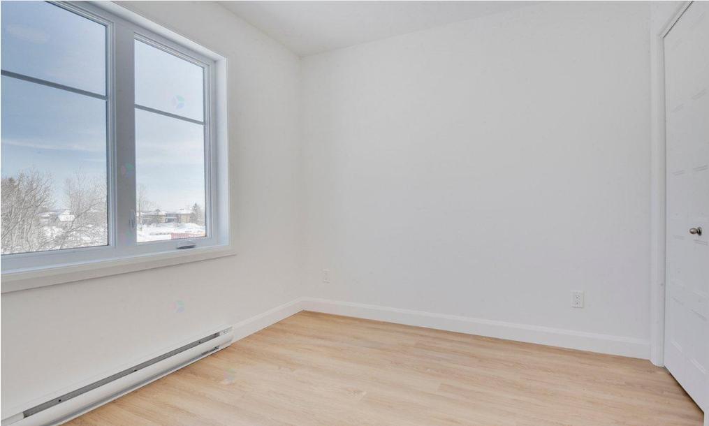 Superbe 6 ½ sur 3 niveaux – 1 salle de bain complète + 1 salle d'eau + sous-sol 3