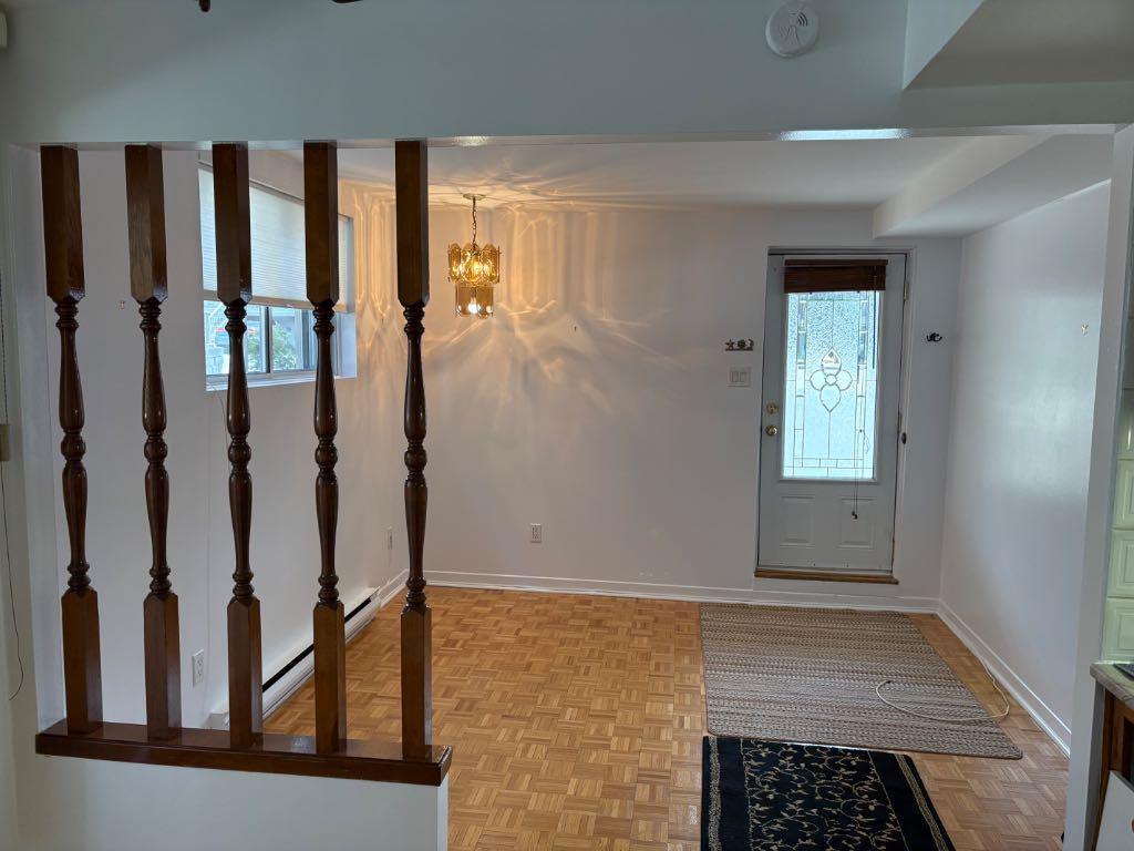 3 ½, 995 $/mois, Nouveau Rosemont, Demi-sous-sol rénové, Disponible le 1 Août 2026. — photo 1