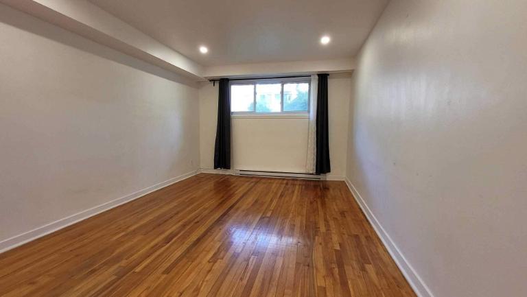 3485 Ellendale Avenue — photo 1