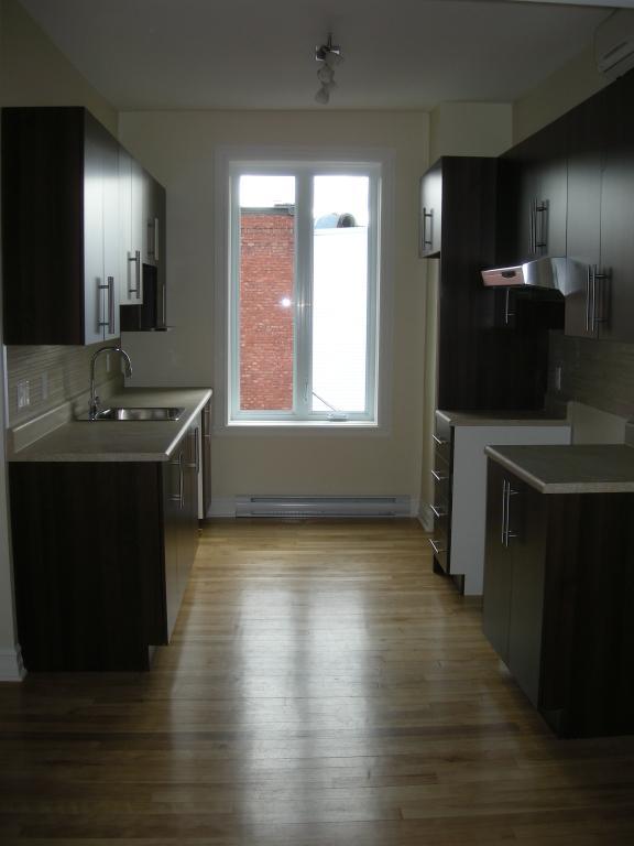 253 2e Avenue — photo 1
