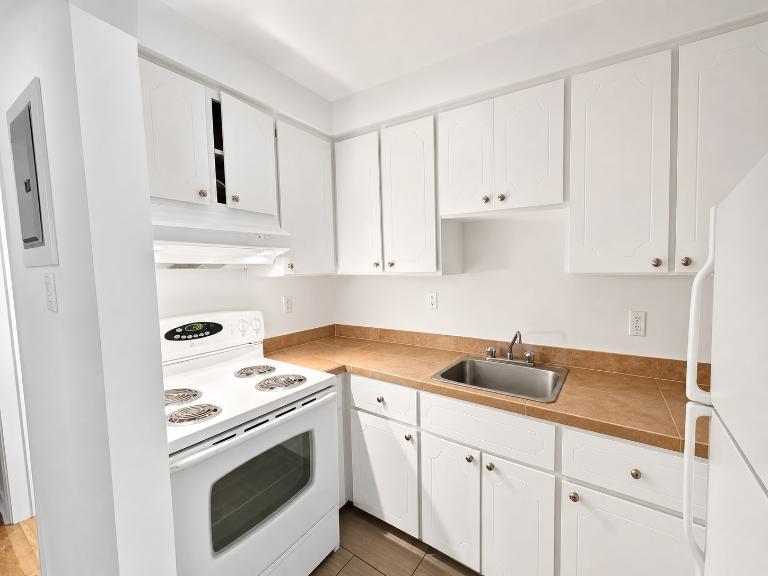 147 17e Avenue — photo 3