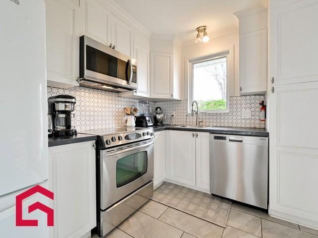 460 4e Avenue — photo 2