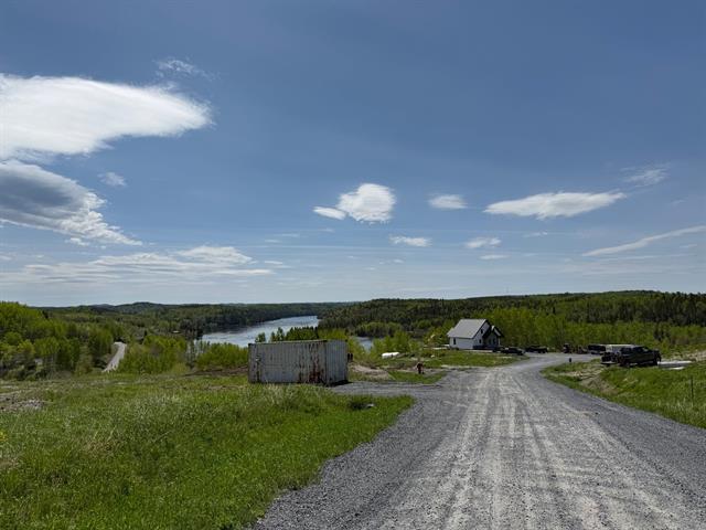 Terrain — photo 3