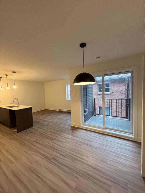 2 CH - 1 SDB - Saint-Hyacinthe - $1,400 /mo 4