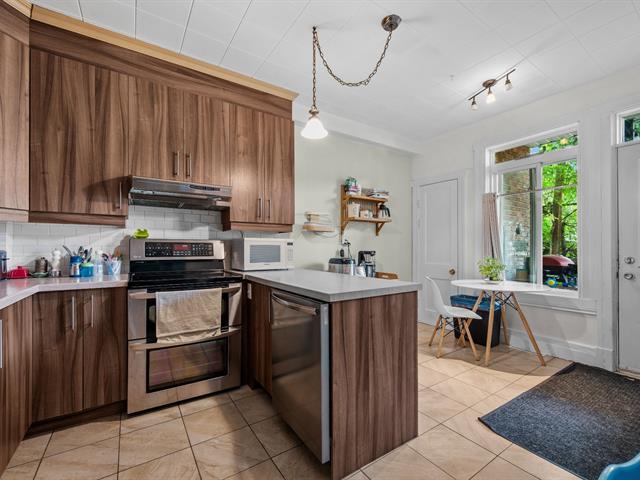 7788 7792 Rue St-Hubert — photo 3