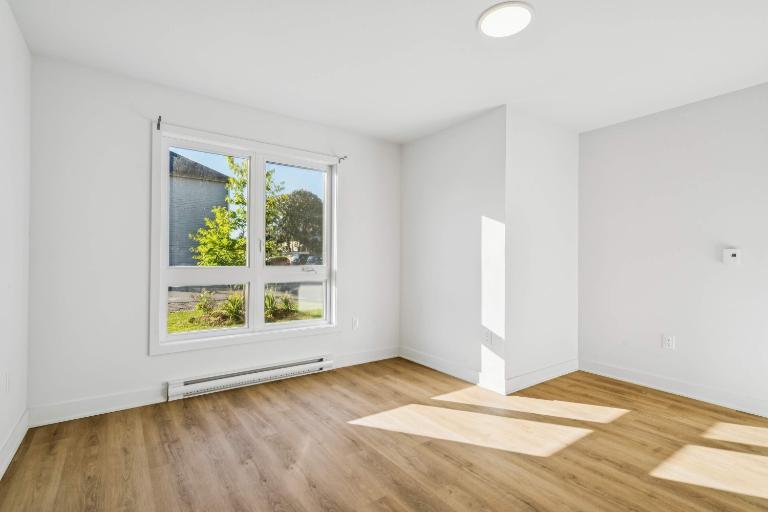 2 CH - 1 SDB - Salaberry-de-Valleyfield - $1,425 /mo 4