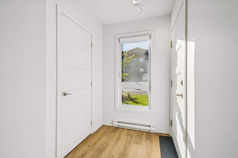 2 CH - 1 SDB - Salaberry-de-Valleyfield - $1,425 /mo 4