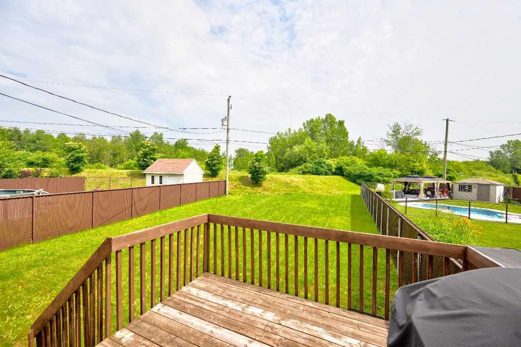 2279 Rue de La Salamandre, Sainte-Marthe-sur-le-Lac, QC, Canada — photo 3