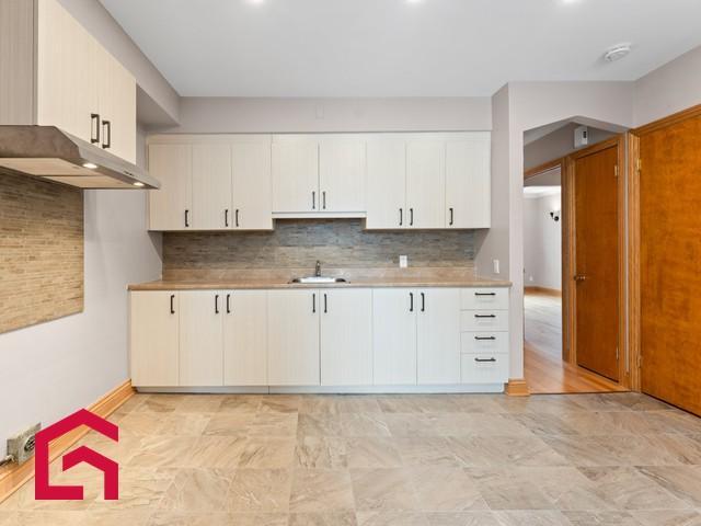7146 Rue Molson — photo 2