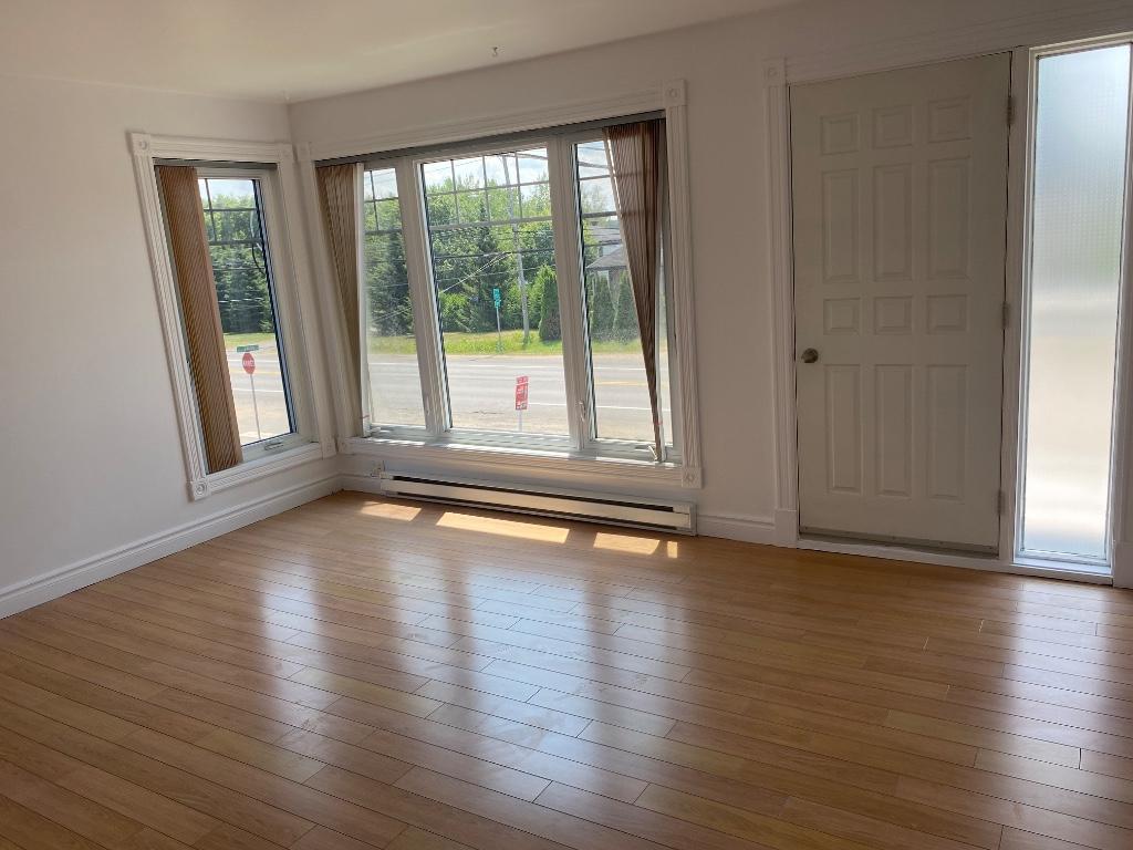 Sorel-Tracy Superbe logement 5 1/2- Garage disponible — photo 2
