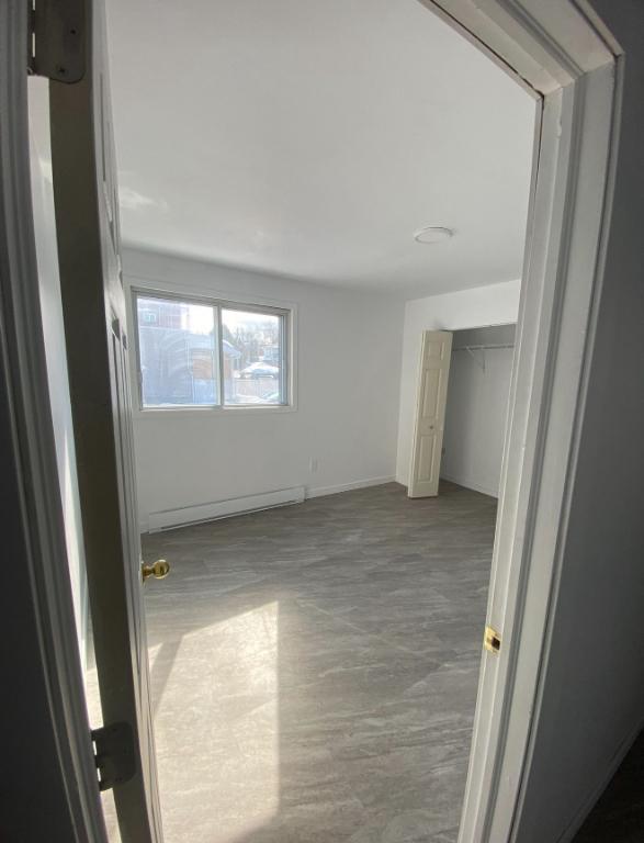 Grand 3 ½ avec chambre fermée à louer – Montréal-Nord 4