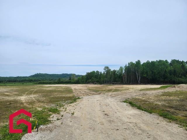 Terrain — photo 2