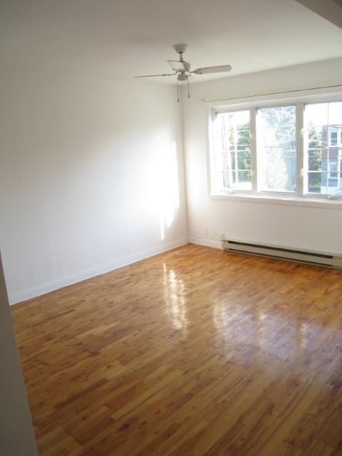 1594 Rue La Salle — photo 3