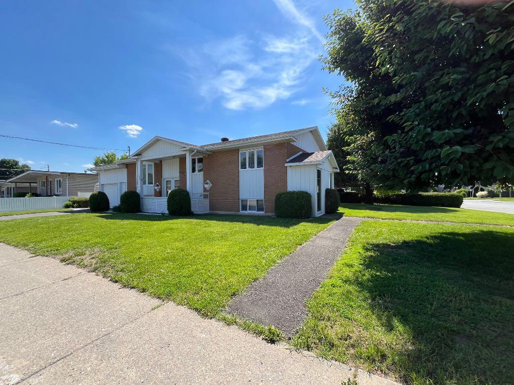272 Rue Saint-Vallier, Granby, QC, Canada — photo 2
