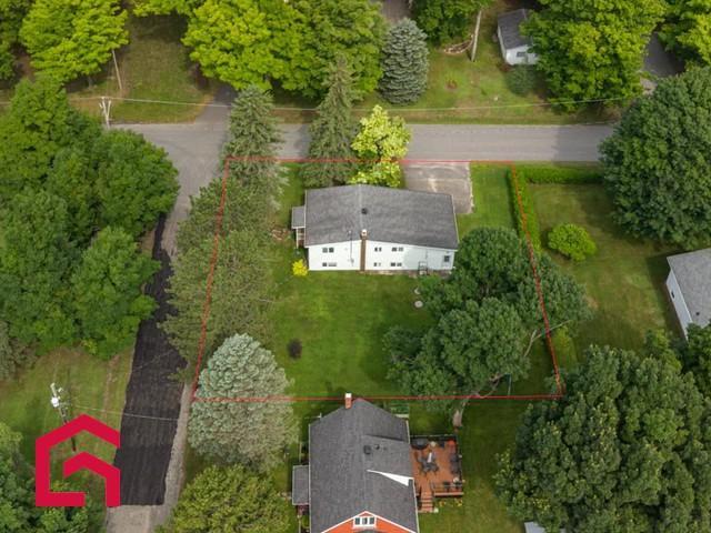 96 Rue Nicolet — photo 2