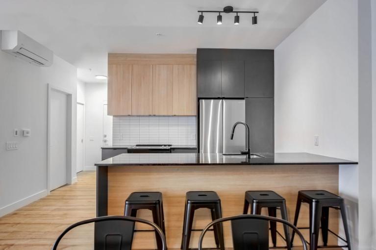 2485 Rue Bélanger — photo 2