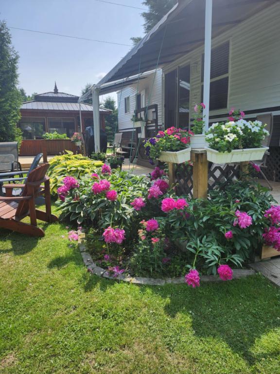 625 Rang St Olivier, Saint-Jean-des-Piles, QC, Canada — photo 2