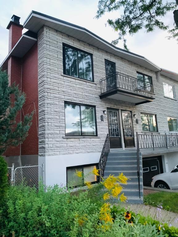 1631 Terrasse Garnier Montréal — photo 1