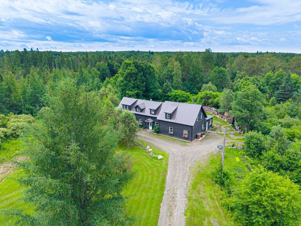 436 Chemin Barter, Bury, QC, Canada — photo 2
