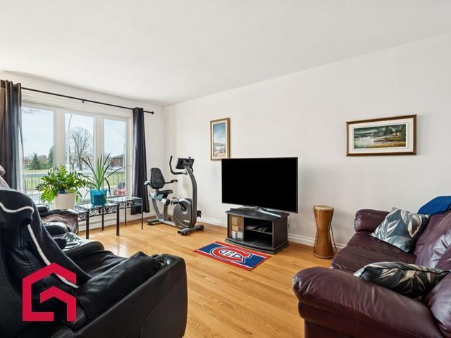 321 323 Rue Benoit E. — photo 3