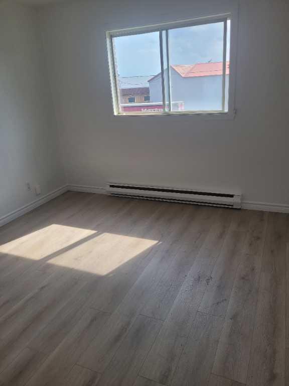 4 1/2  à louer   1350$ st Jérôme — photo 1