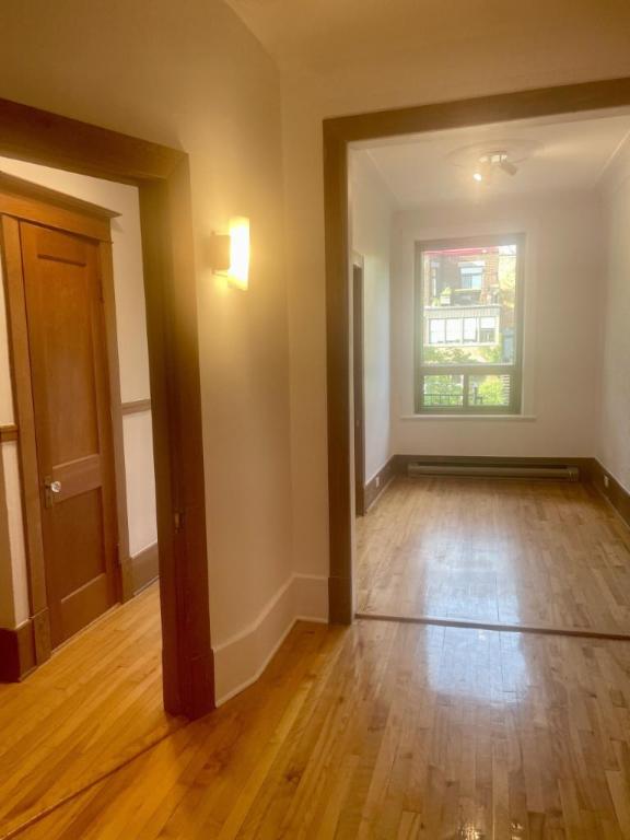 3 1/2 - Montréal  - 1 405 $/mois — photo 1