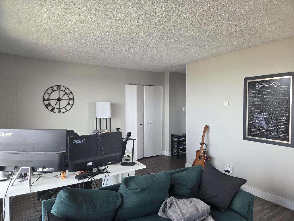 99 Place Charles-Le Moyne — photo 1