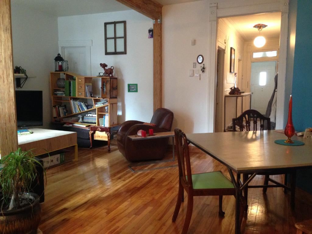 4264 Avenue de l'Hôtel de Ville — photo 1