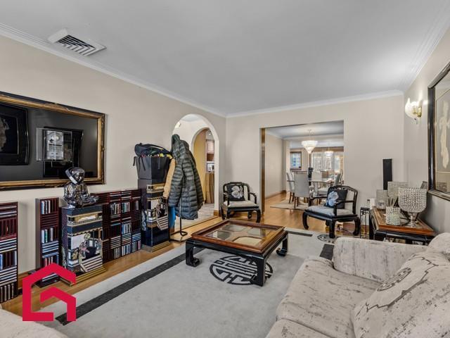 2366 Av. West Hill — photo 3