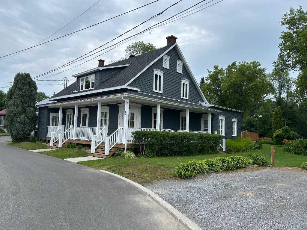 137 Rue Lapérade, Saint-Pierre-les-Becquets, QC, Canada — photo 1