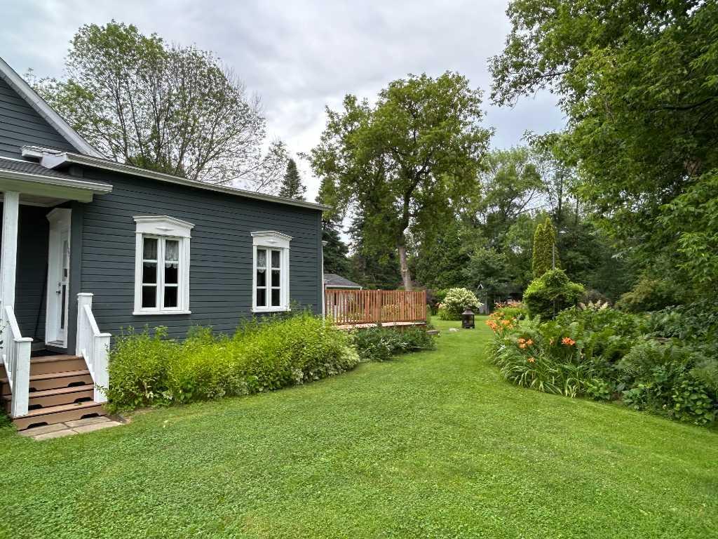 137 Rue Lapérade, Saint-Pierre-les-Becquets, QC, Canada — photo 2