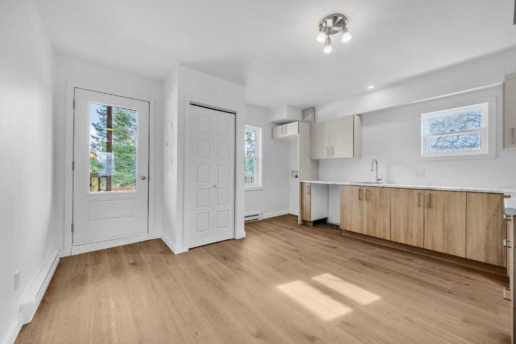 141 Rue Saint Hubert — photo 3