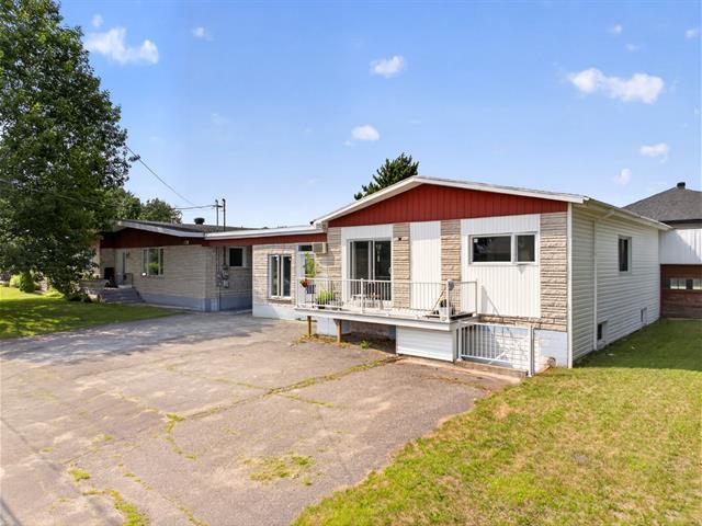 2715Z Rue Bécancour — photo 1