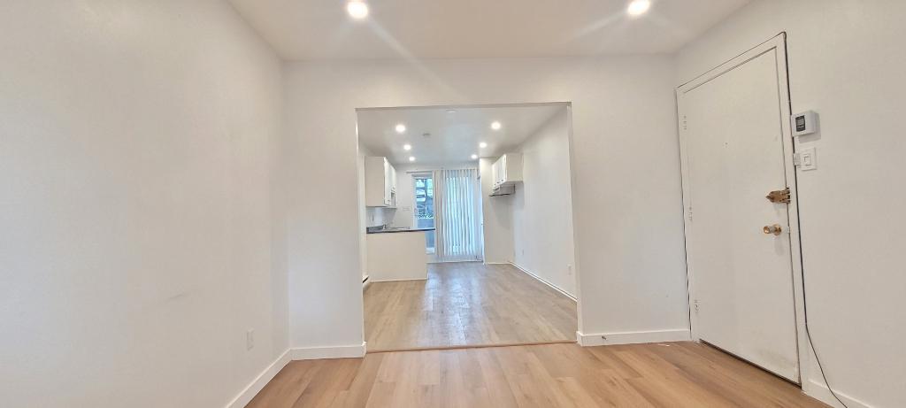 4-1/2 À Louer à Laval-Fabreville — photo 1
