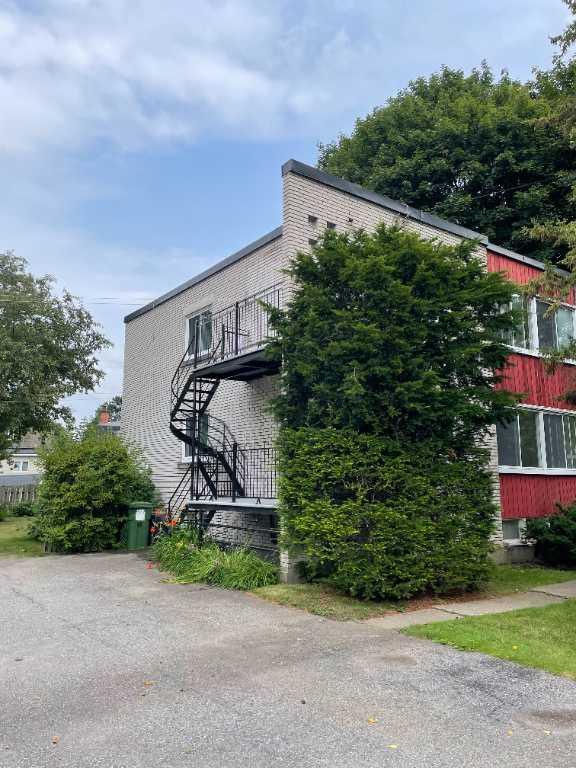 5254 1- 2 Boulevard Saint Joseph — photo 2