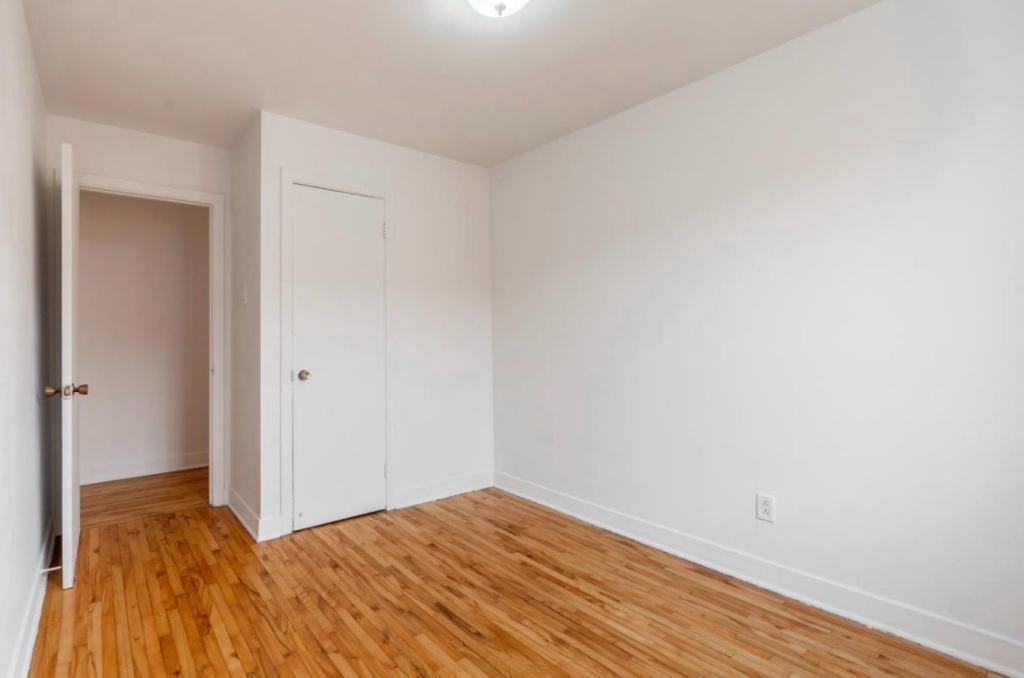 logement 4 1/2 a louer( sous-sol) et étage 5