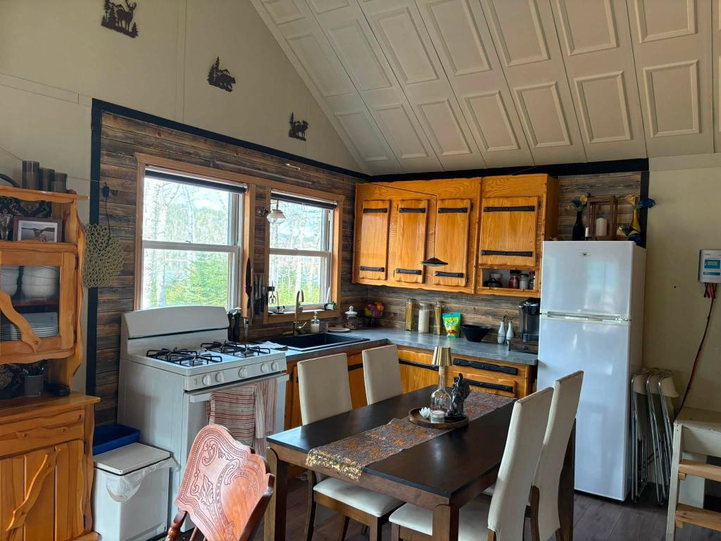 Superbe chalet à vendre sur la Côte-Nord à 30 minutes des services — photo 3