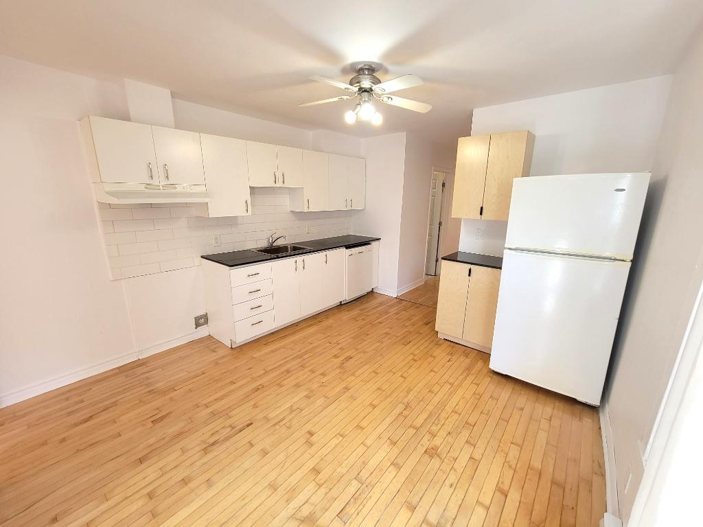 2609 frontenac — photo 1