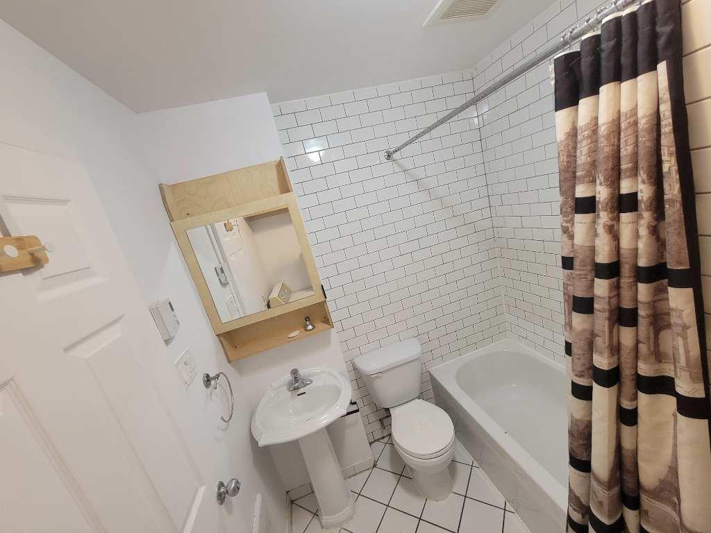 2609 frontenac — photo 3