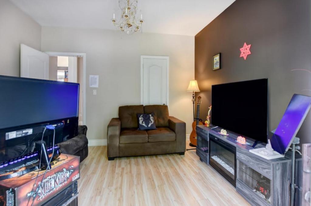 2530 av Haig — photo 2