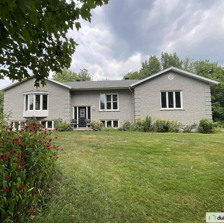 2260 Chemin Demers — photo 1