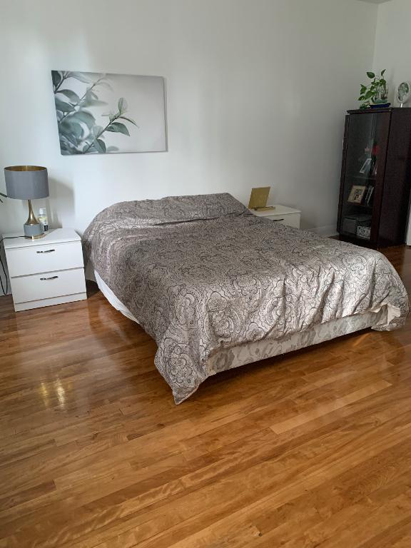 Logement Montréal 4 1/2 et salon double — photo 1